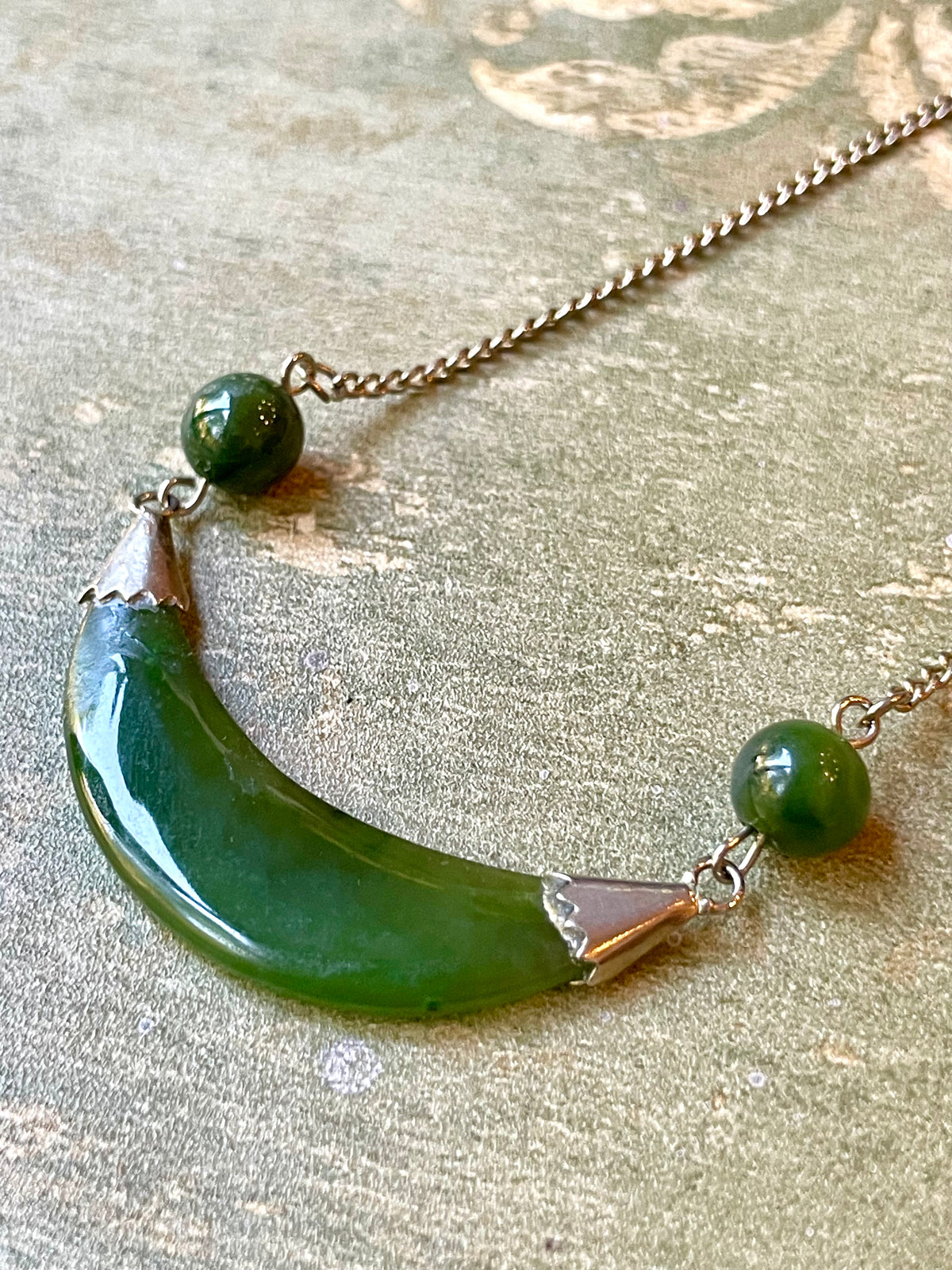 Affascinante collana in argento e nefrite Cowell, anni ‘60/70