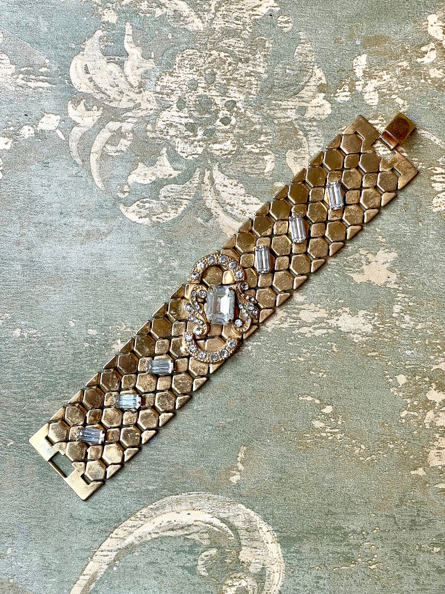 Luminoso Bracciale a maglia nido d’ape con strass, anni ‘50