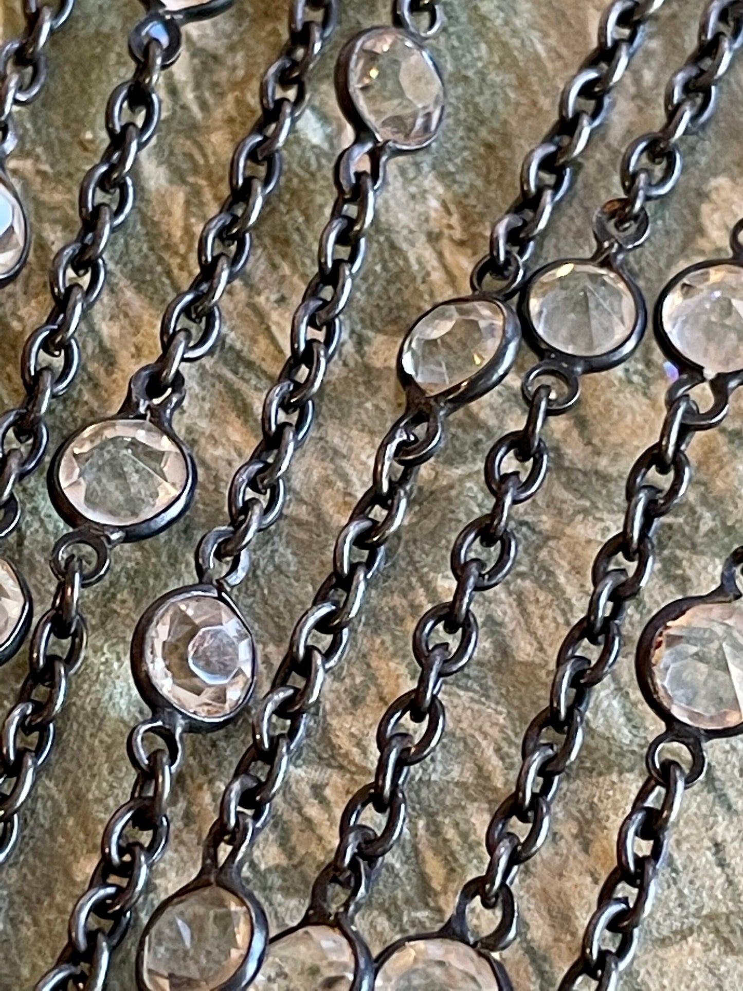 Long briolet chain in metal and paste, Victorian