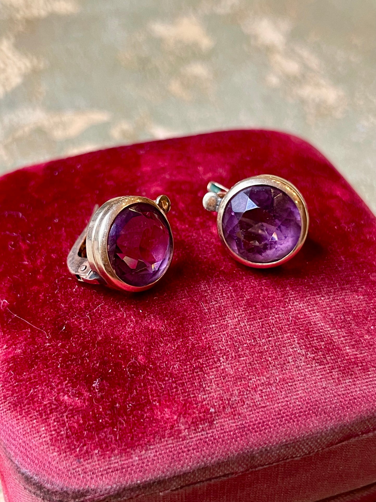 Orecchino Dolce Romanticismo con ametiste, anni ‘40