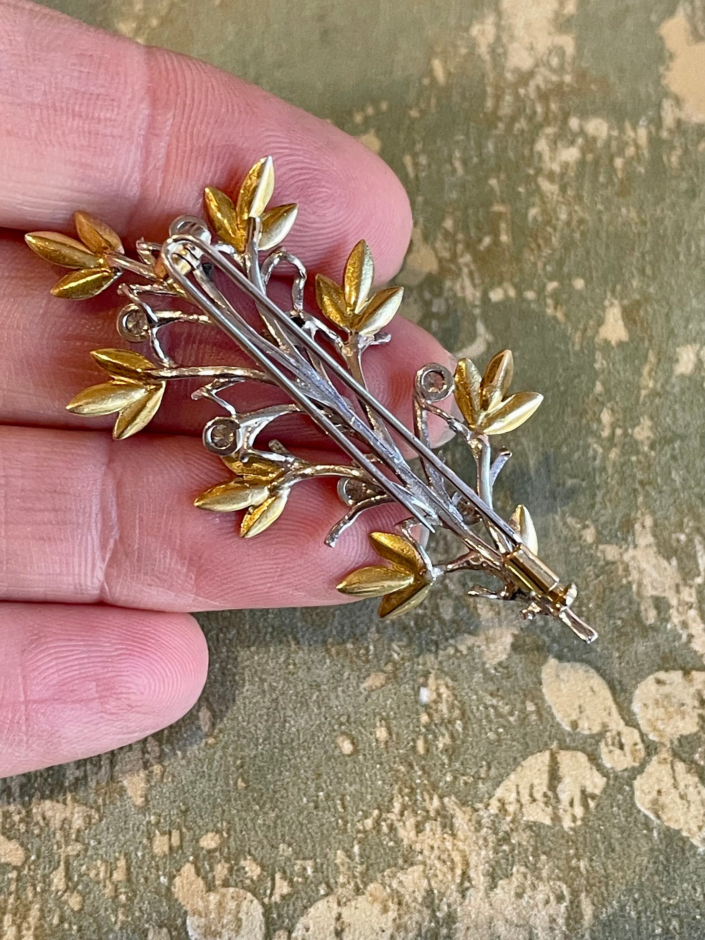 Spilla con ramo di fiori con piccoli diamanti, anni ‘50