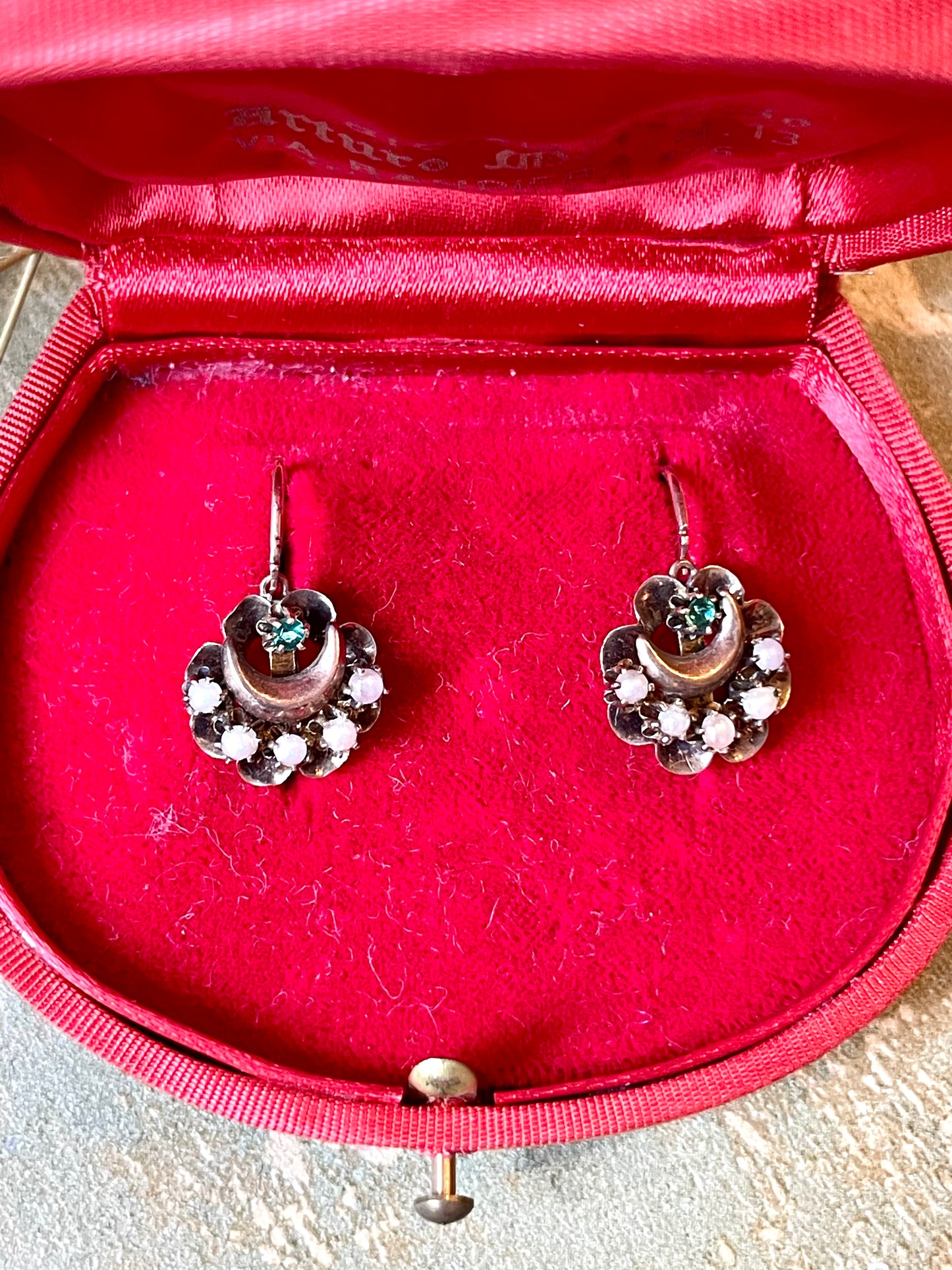 Romantici orecchini dormeuse in oro rosa e perle, Italia del sud, epoca borbonica