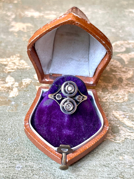 Incantevole anello Turbillon con diamanti, 1910/20