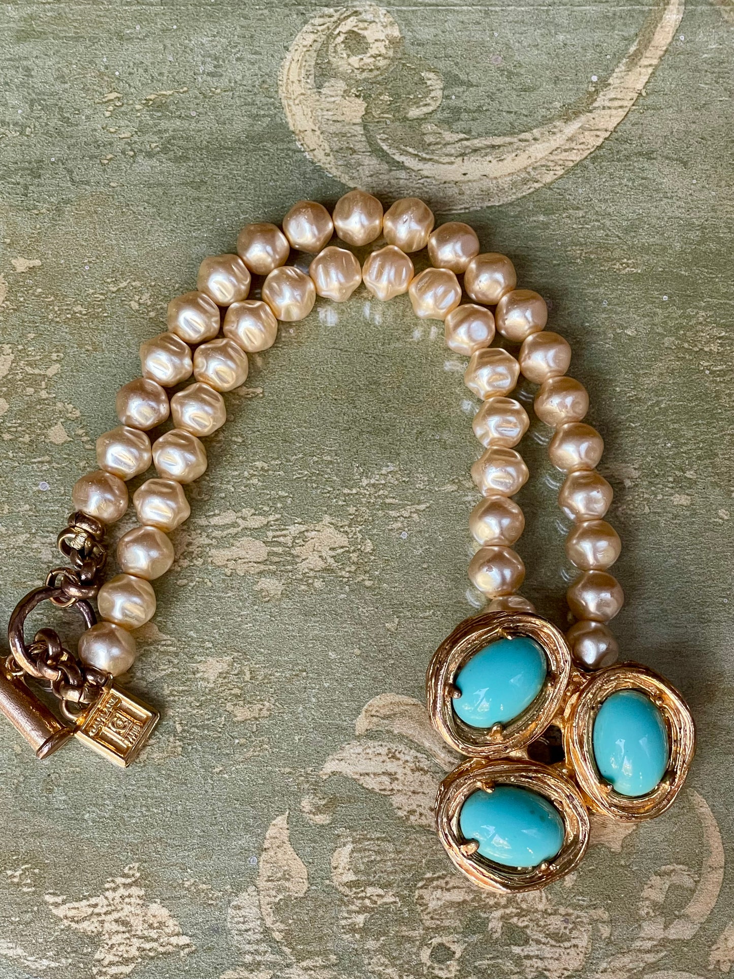 Collana girocollo con perle barocche e pendente in pasta di turchesi, Gavilane Paris anni ‘60