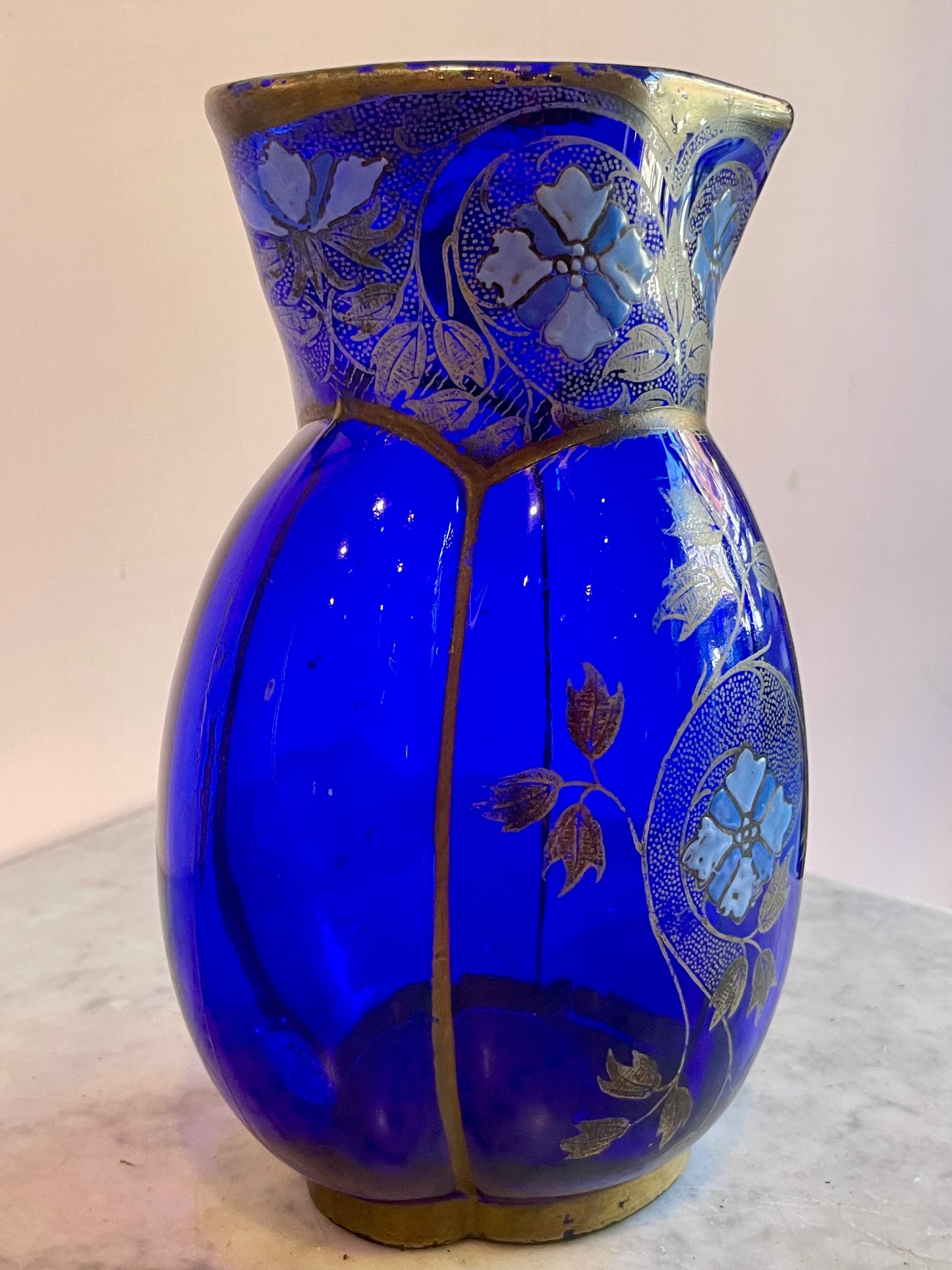 Stupendo vaso Art Nouveau in vetro soffiato color cobalto, T. Legras
