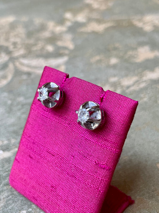 Orecchini punto luce con diamanti, anni ‘50
