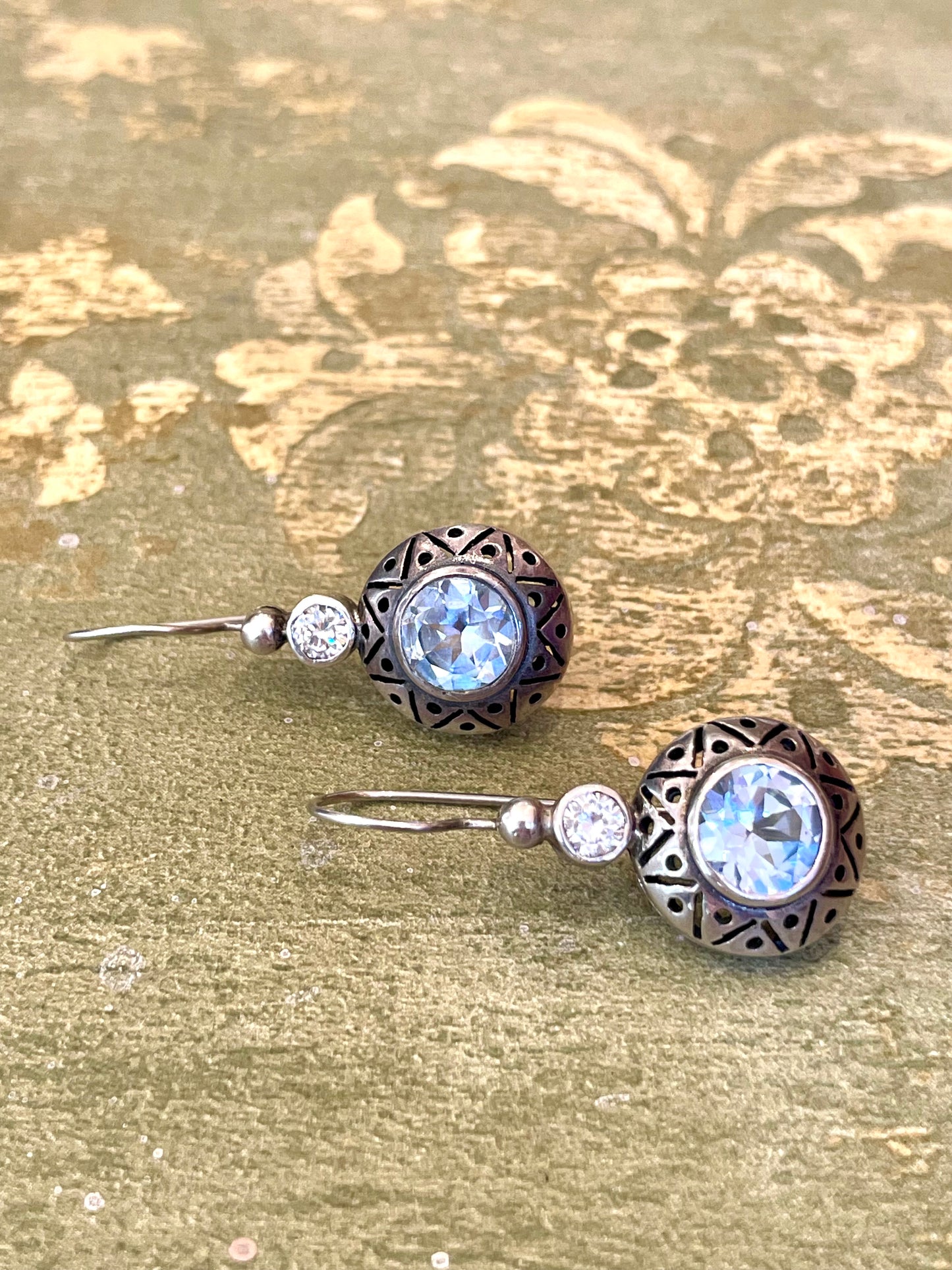 Orecchini Marquise in argento e topazi azzurri, 1900/1910
