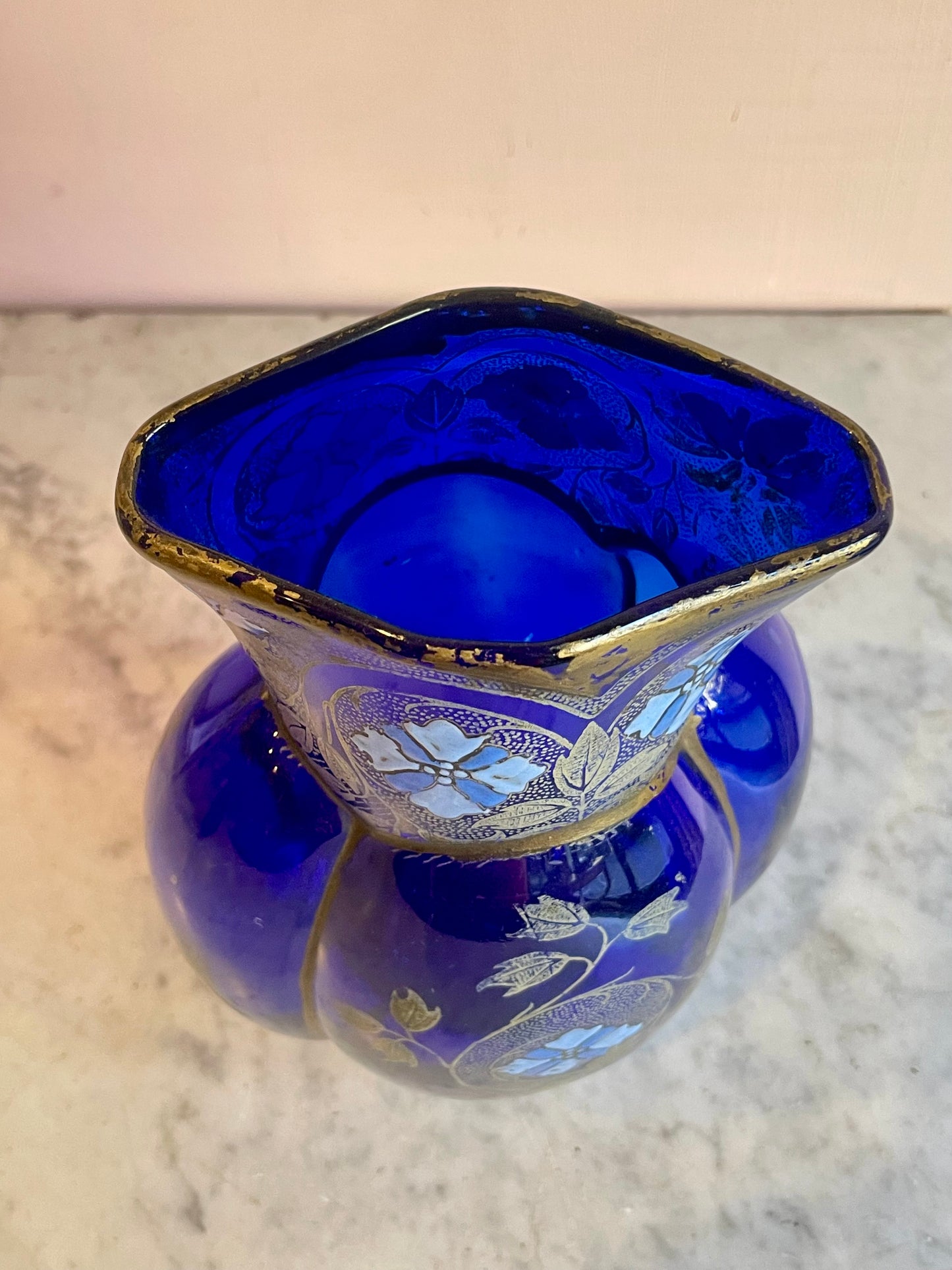 Stupendo vaso Art Nouveau in vetro soffiato color cobalto, T. Legras