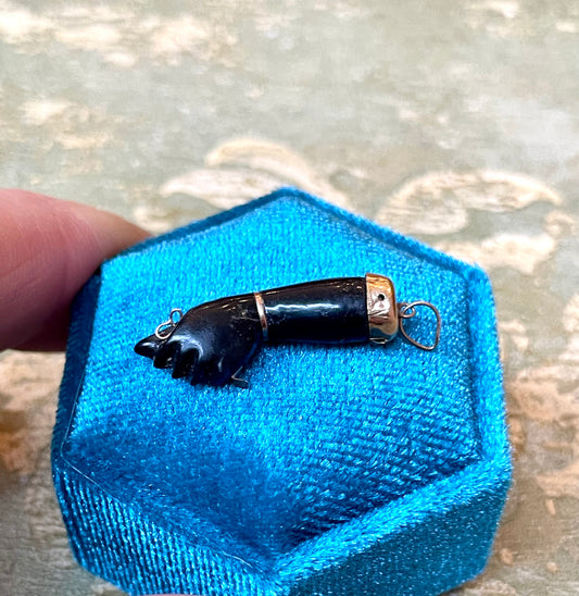 Pendente sentimentale vittoriano con mano portafortuna