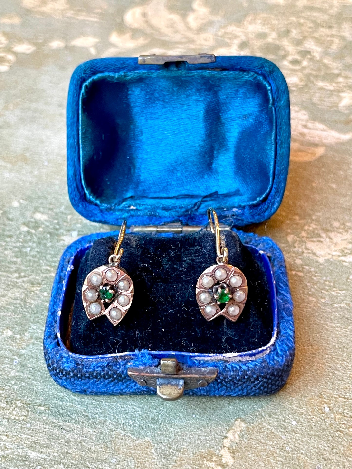 Deliziosi orecchini vittoriani a ferro di cavallo