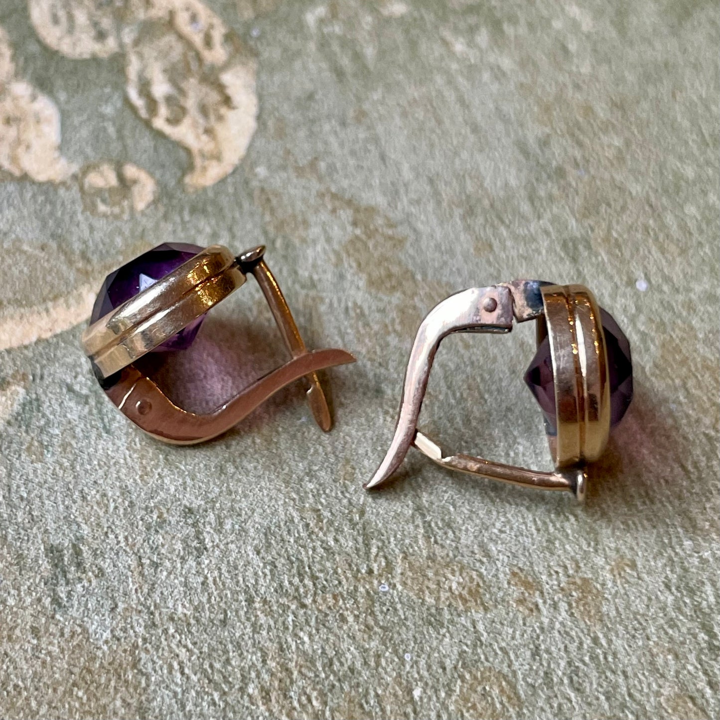 Orecchino Dolce Romanticismo con ametiste, anni ‘40