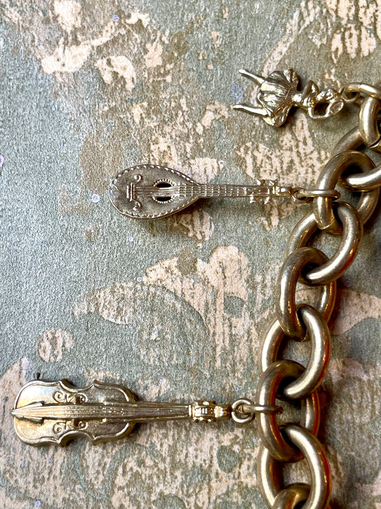 Bracciale Jazz con charms con strumenti musicali, anni ‘50/60