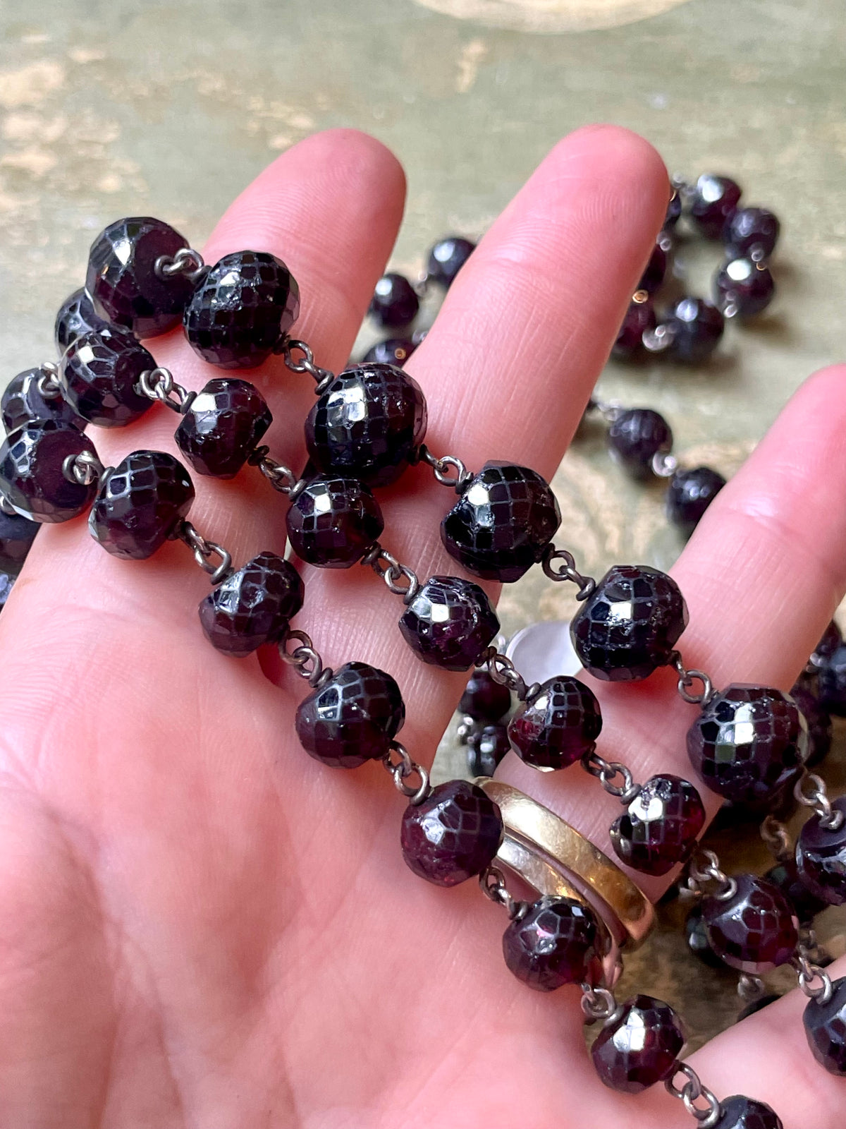 Straordinaria collana lunga in granati boho, epoca vittoriana