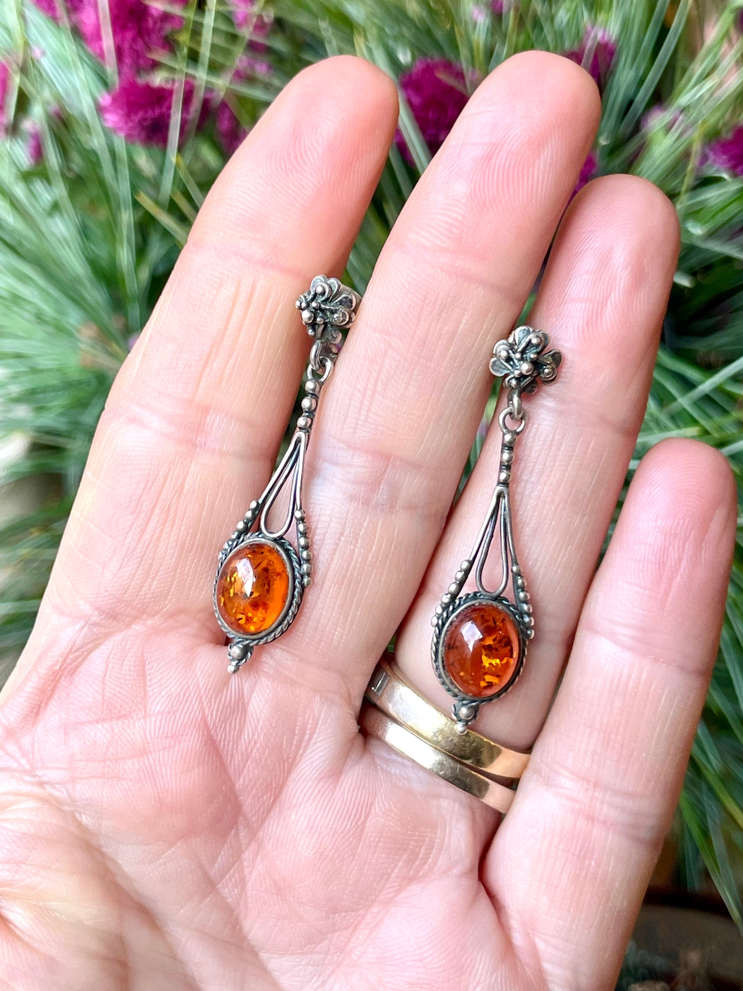 Raffinati orecchini in argento e ambra, anni ‘50