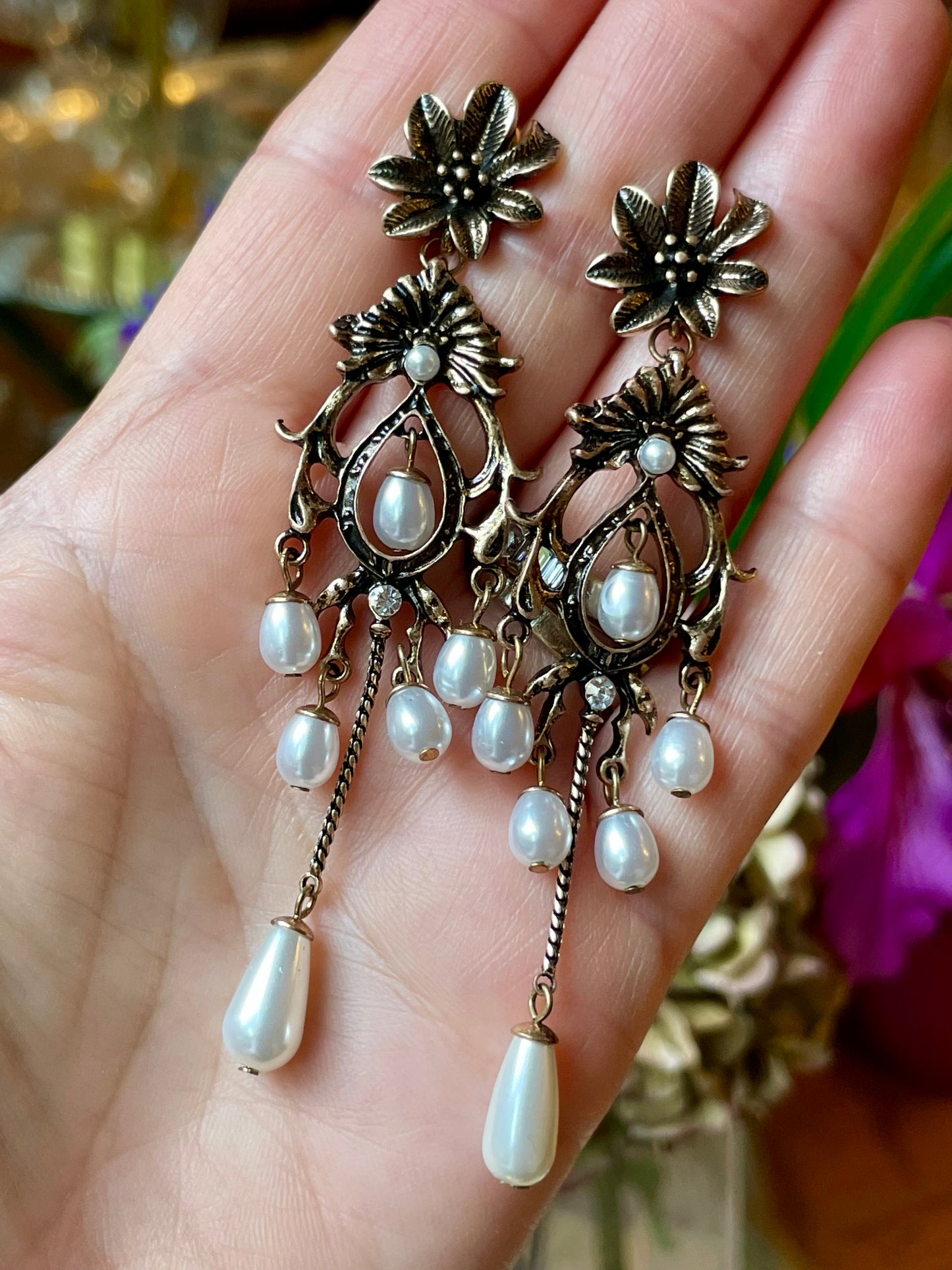 Romantici orecchini chandelier con perle, anni ‘60/70