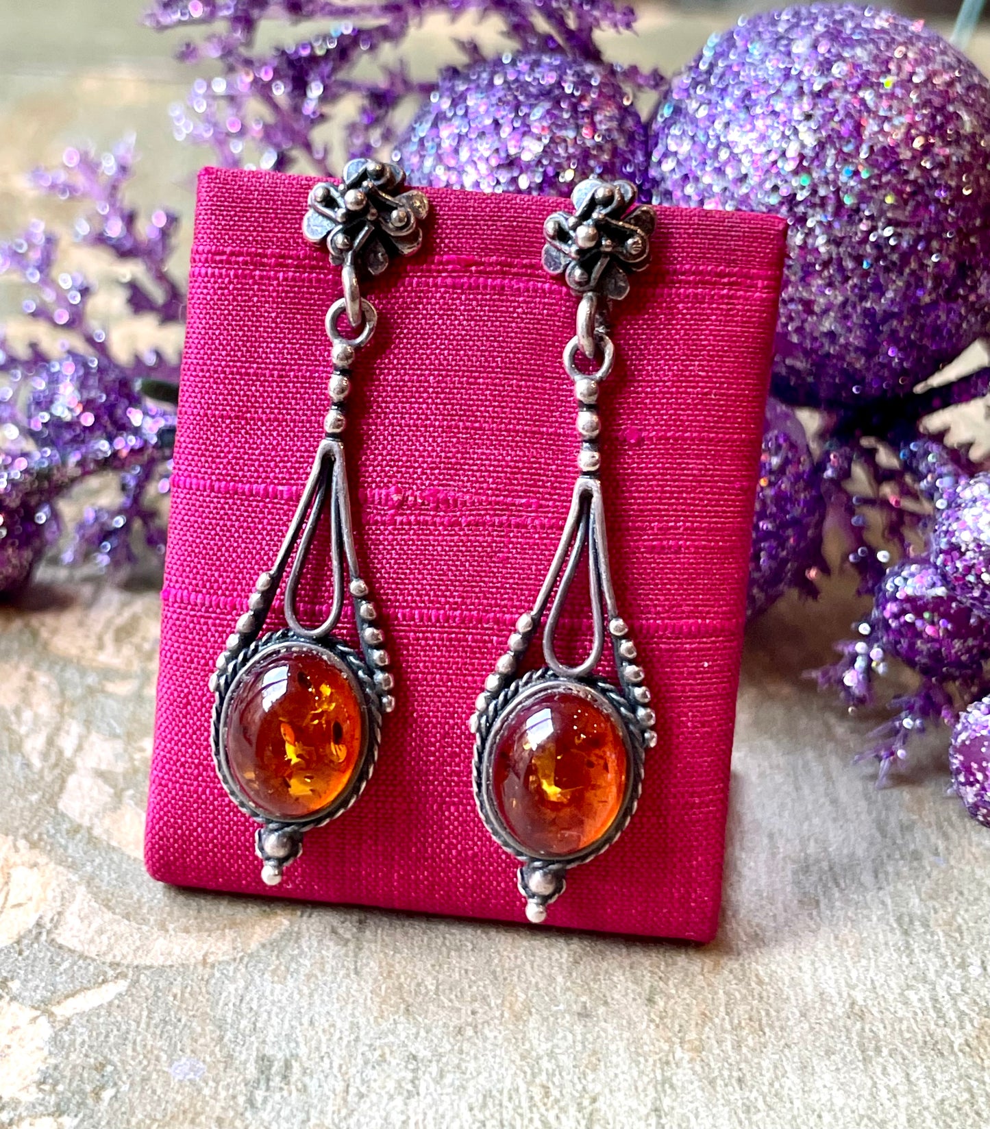 Raffinati orecchini in argento e ambra, anni ‘50