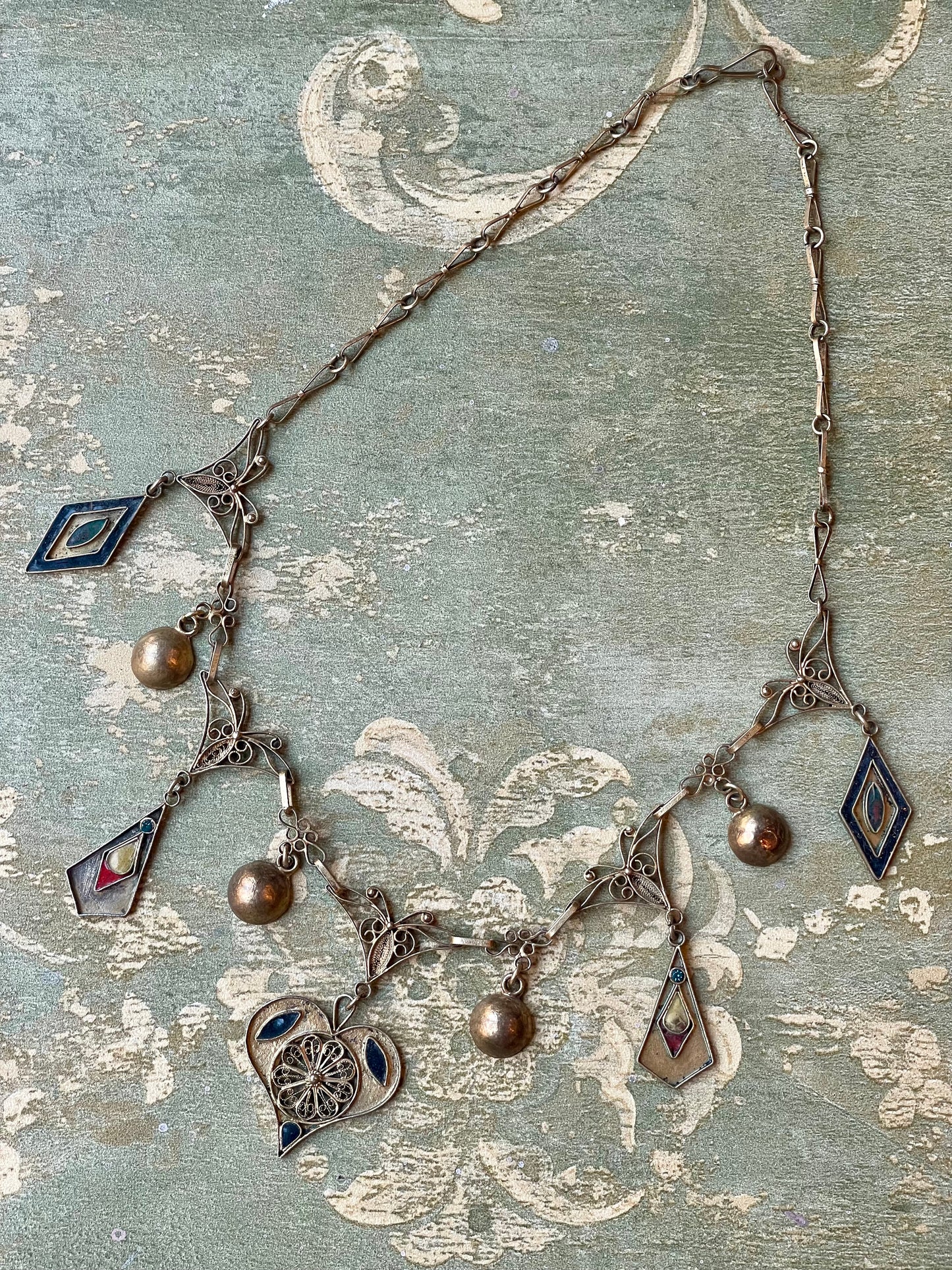 Collana Art Nouveau in lega e smalto, 1920/30