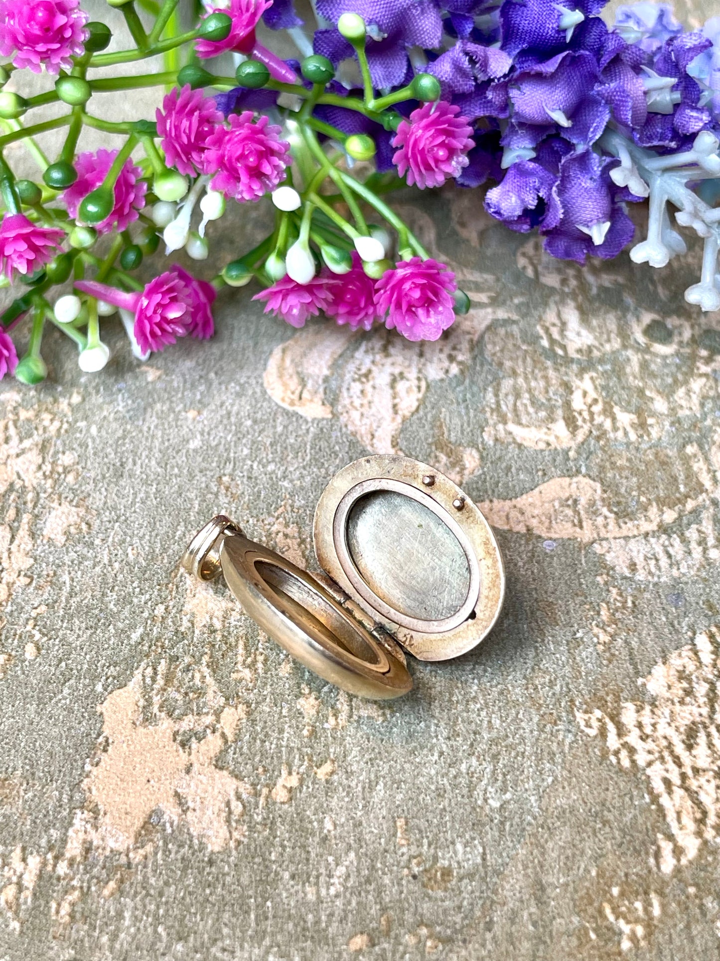 Romantico locket inciso, epoca vittoriana