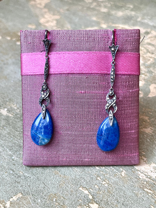 Eleganti orecchini Art Deco con gocce di lapislazzuli