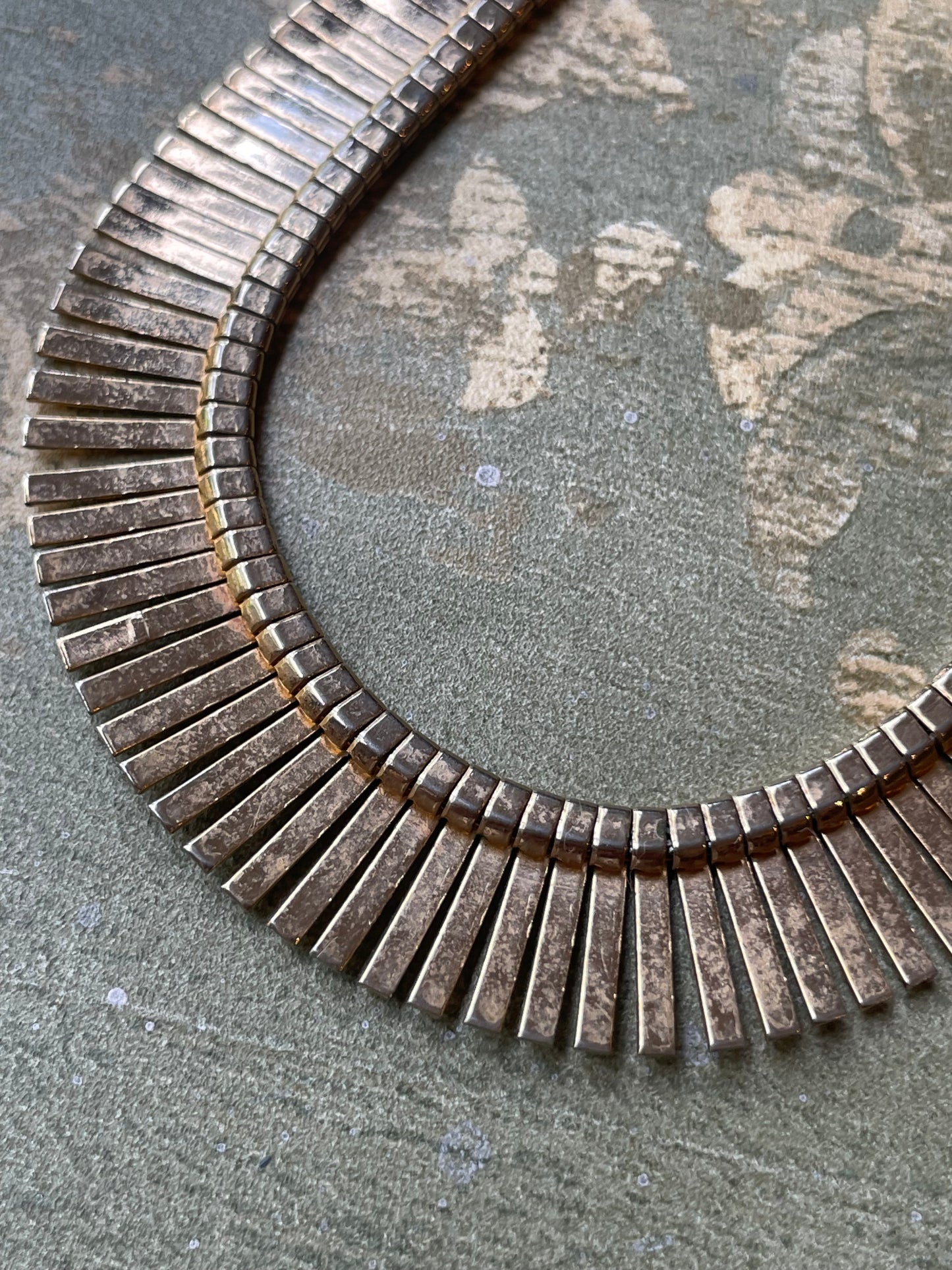 Girocollo Cleopatra placcato oro, anni ‘50/60