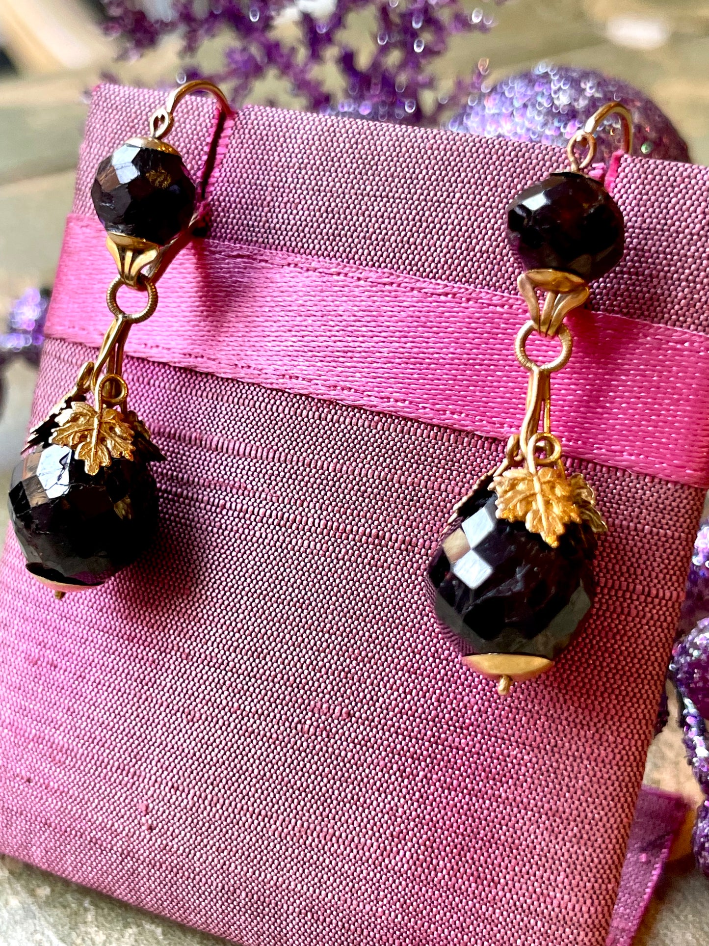 Romantici orecchini Jour et Nuit in granati, epoca vittoriana