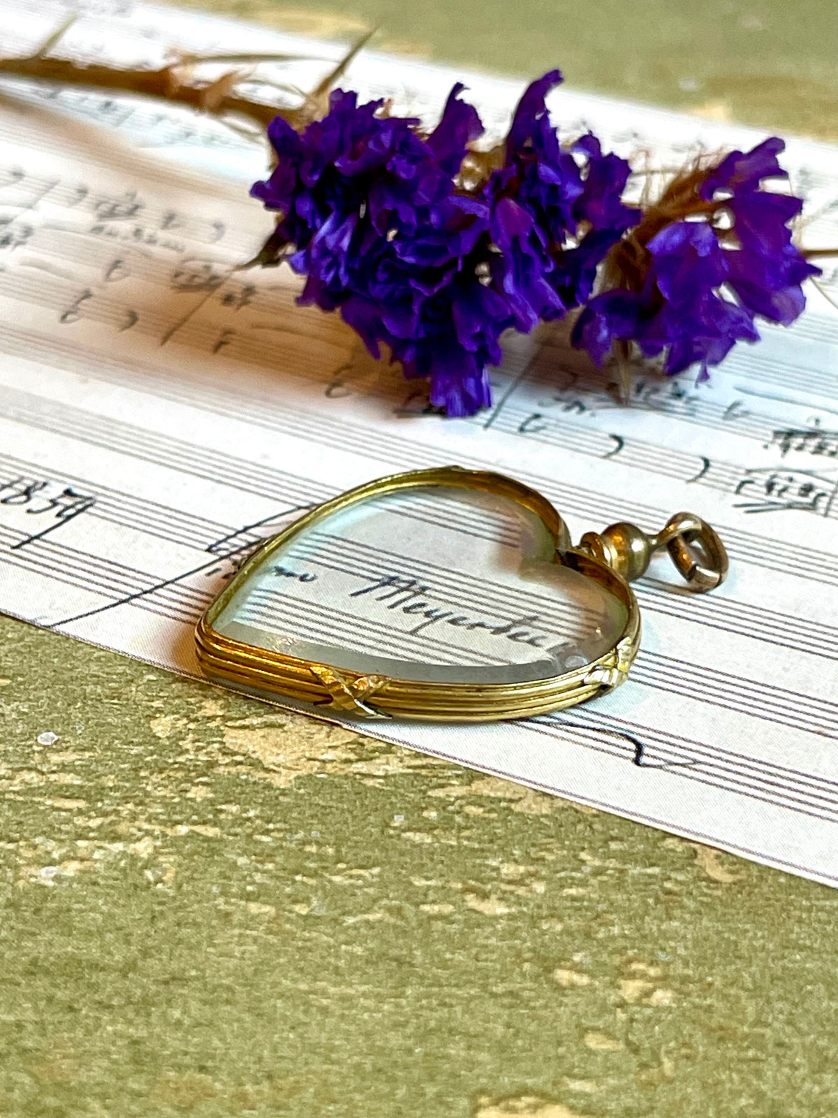 Pendente Cuore dolce romanticismo in vetro e pomponne, Francia, epoca vittoriana