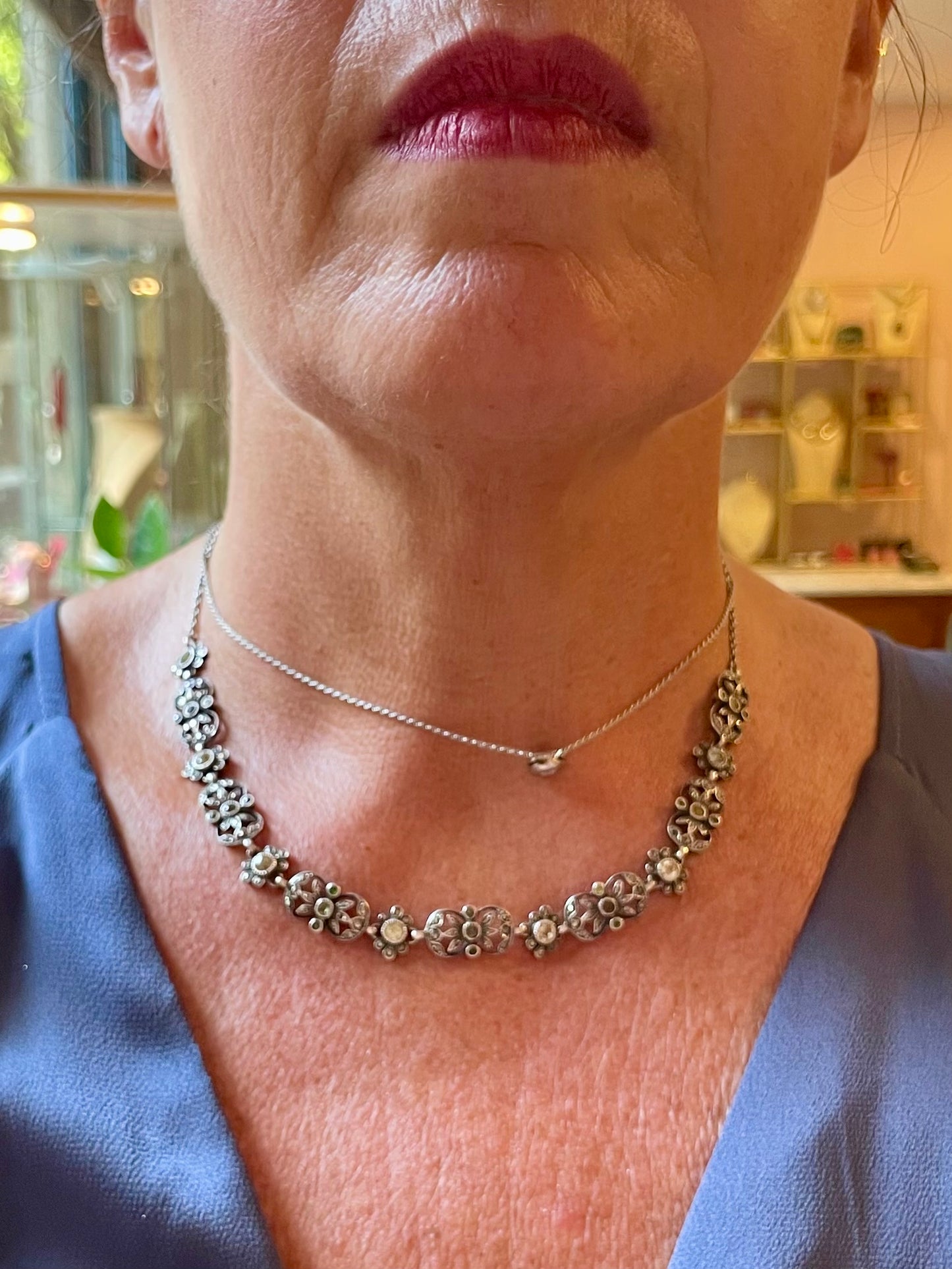Indimenticabile collana girocollo in argento, marcassite e cristalli, anni ‘50