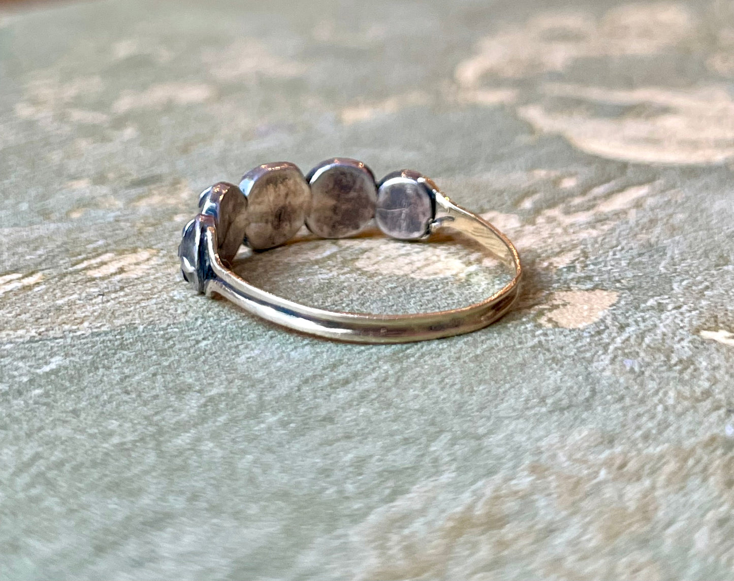 Cluster ring in argento, oro e rosette di diamanti, epoca georgiana