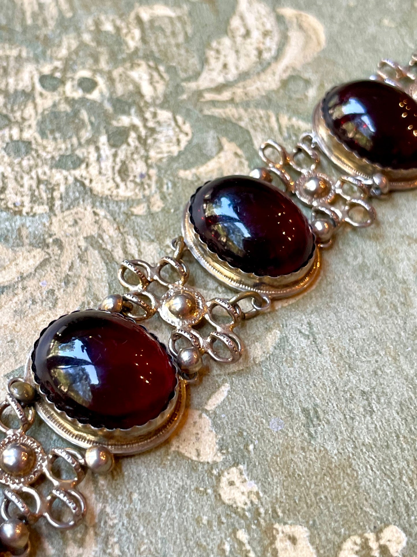 Affascinante bracciale in argento e paste, Francia, epoca Napoleone III
