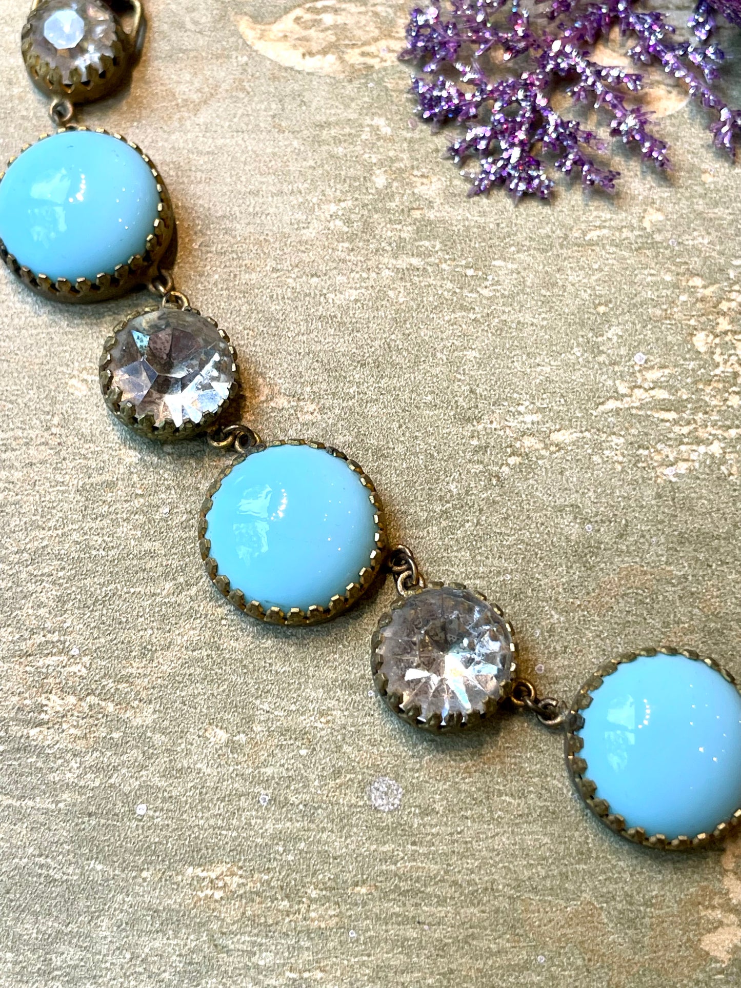 Stupenda collana girocollo in paste, epoca vittoriana