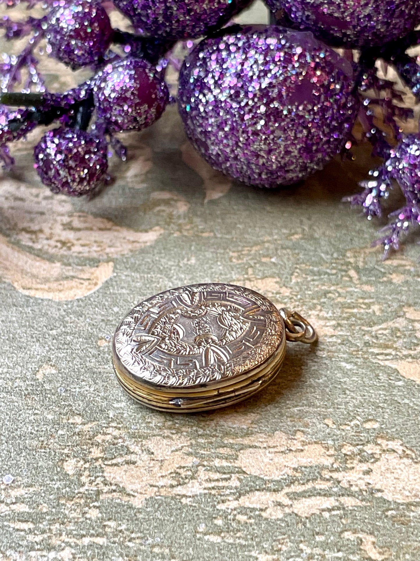 Locket vittoria in oro, smalto e perle