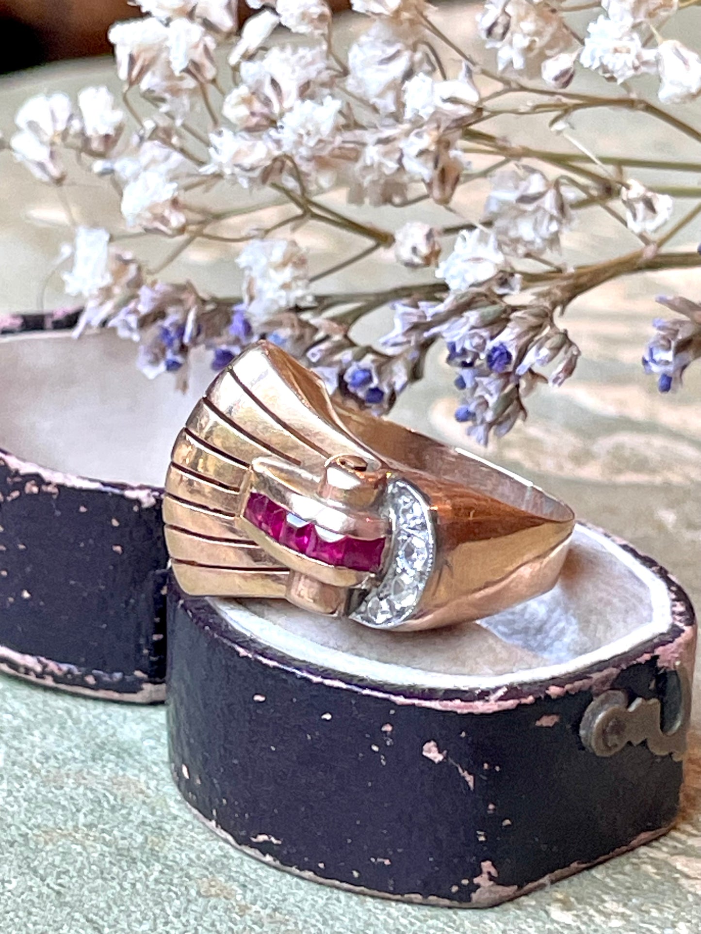 Affascinante anello Tank anni ‘40