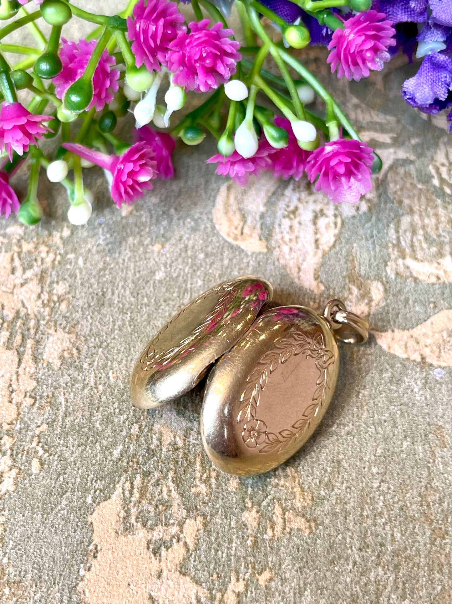 Romantico locket inciso, epoca vittoriana