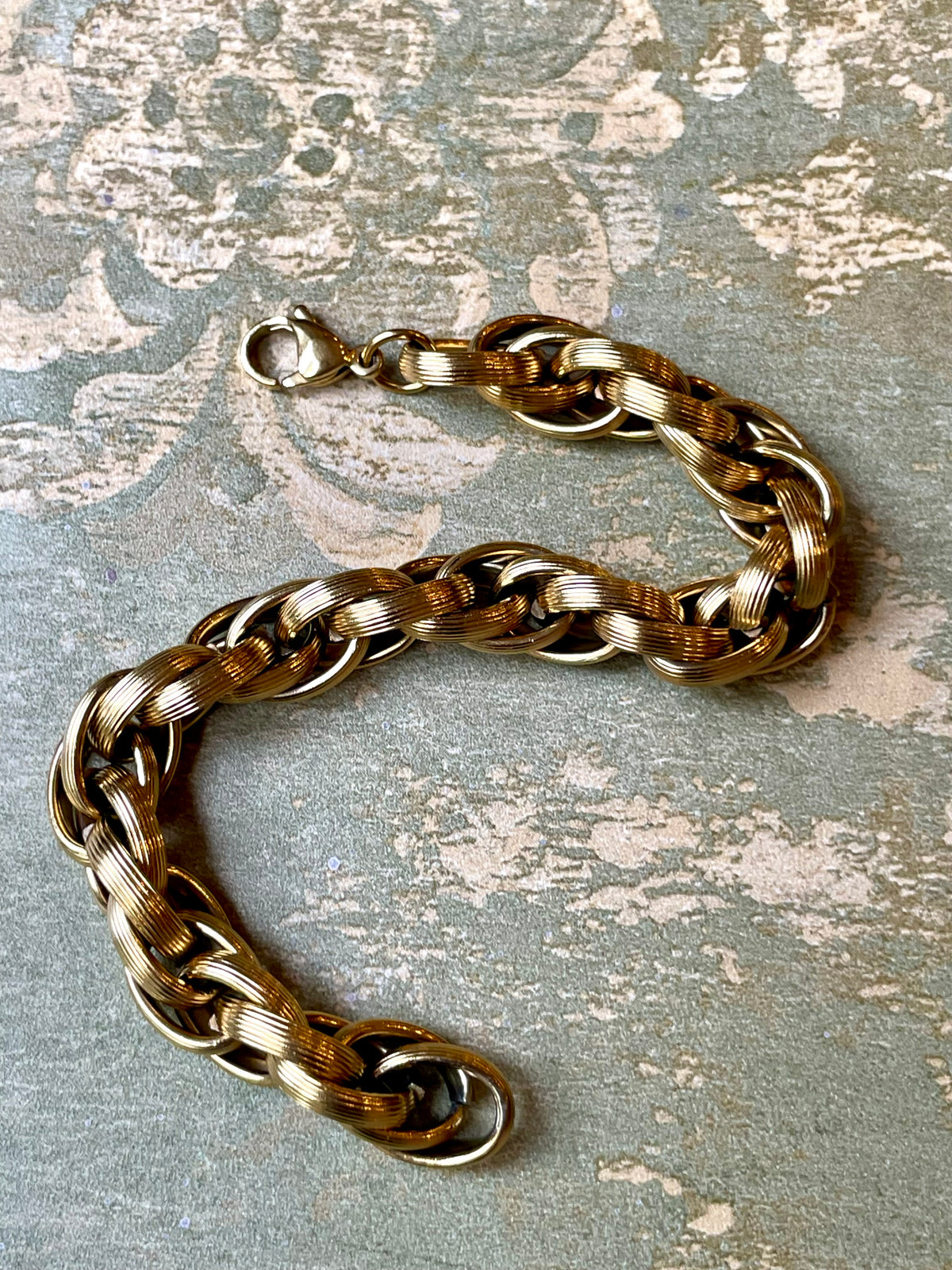 Bracciale Daisy in maglia dorata, anni ‘60