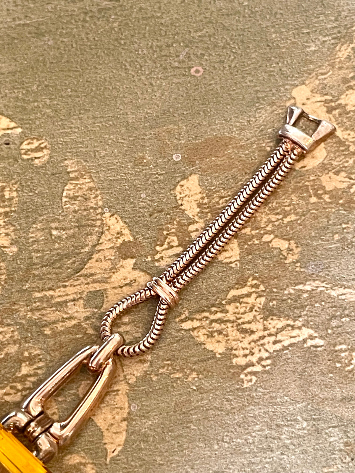 Affascinante bracciale placcato oro rosa e cristallo citrino, anni ‘40