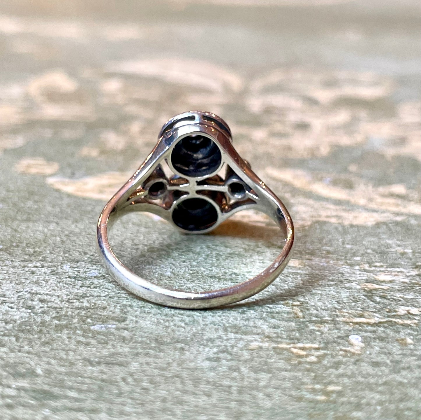 Incantevole anello Turbillon con diamanti, 1910/20