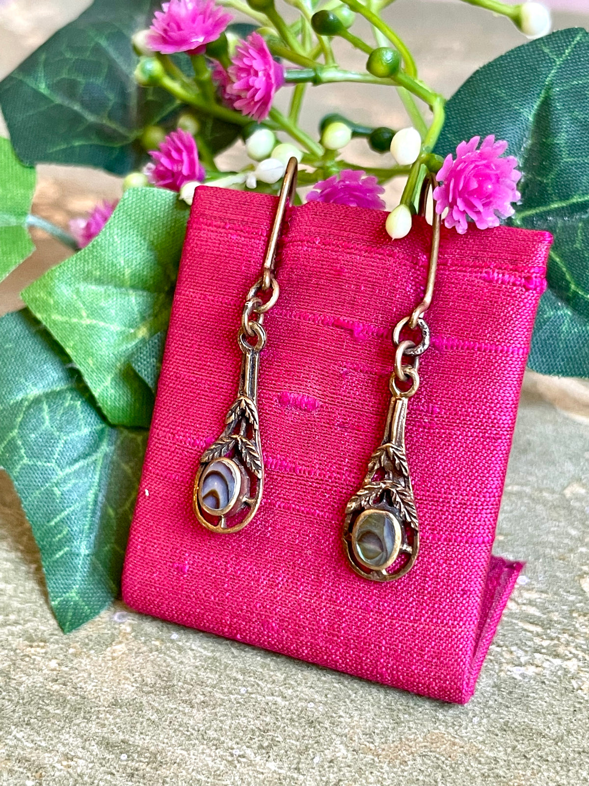 Romantici orecchini Art Nouveau con opali