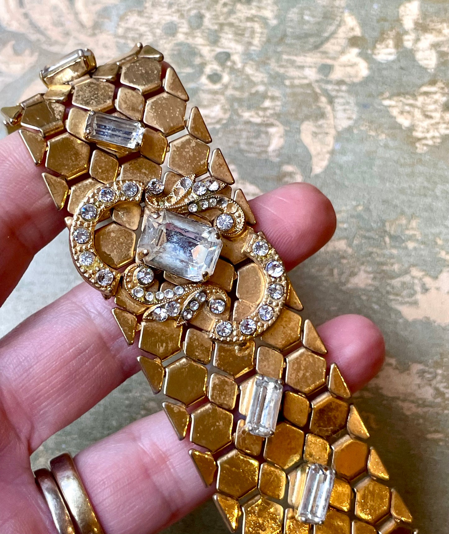 Luminoso Bracciale a maglia nido d’ape con strass, anni ‘50