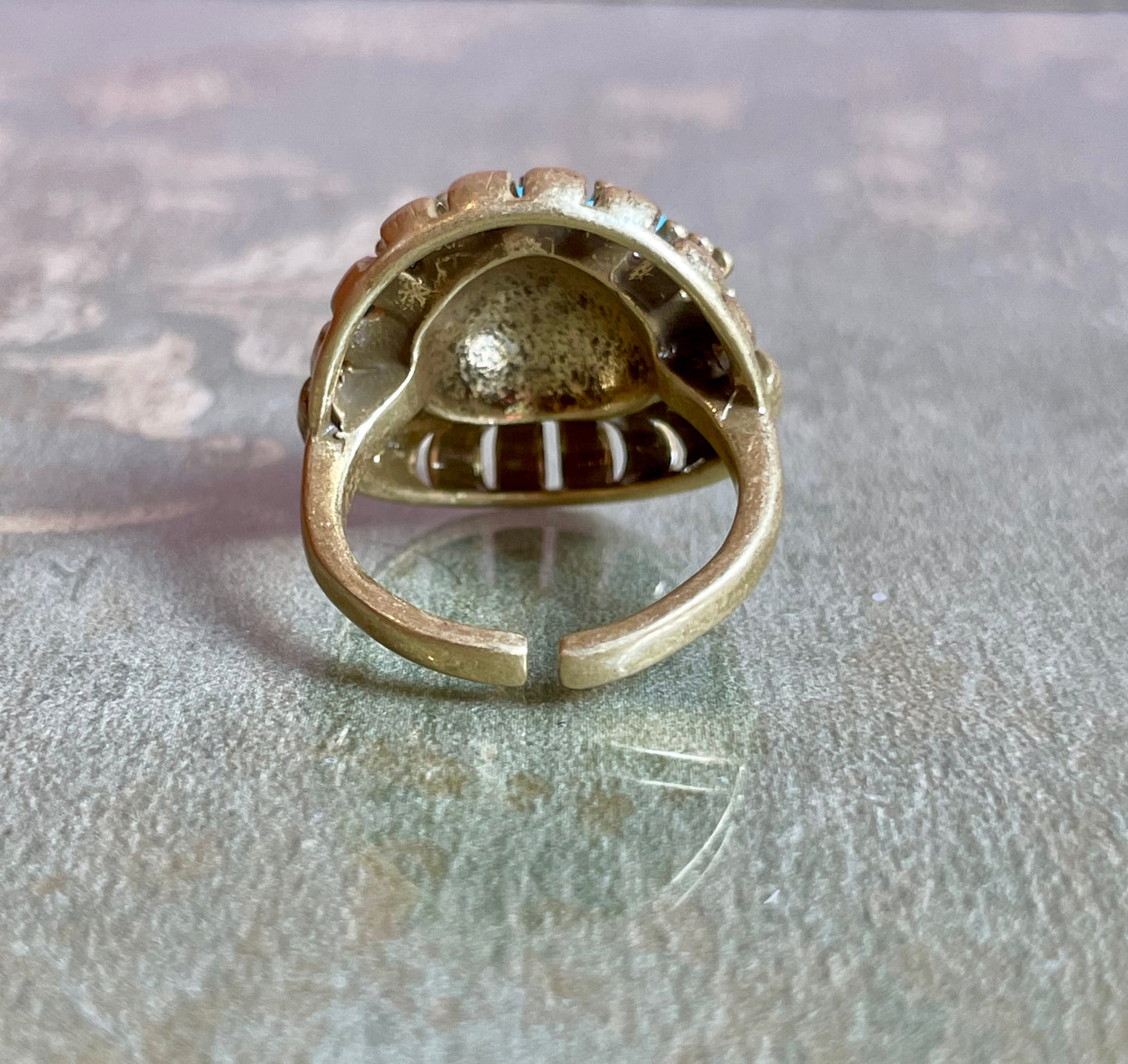 Anello Atomic Style con pasta di turchesi, anni ‘50