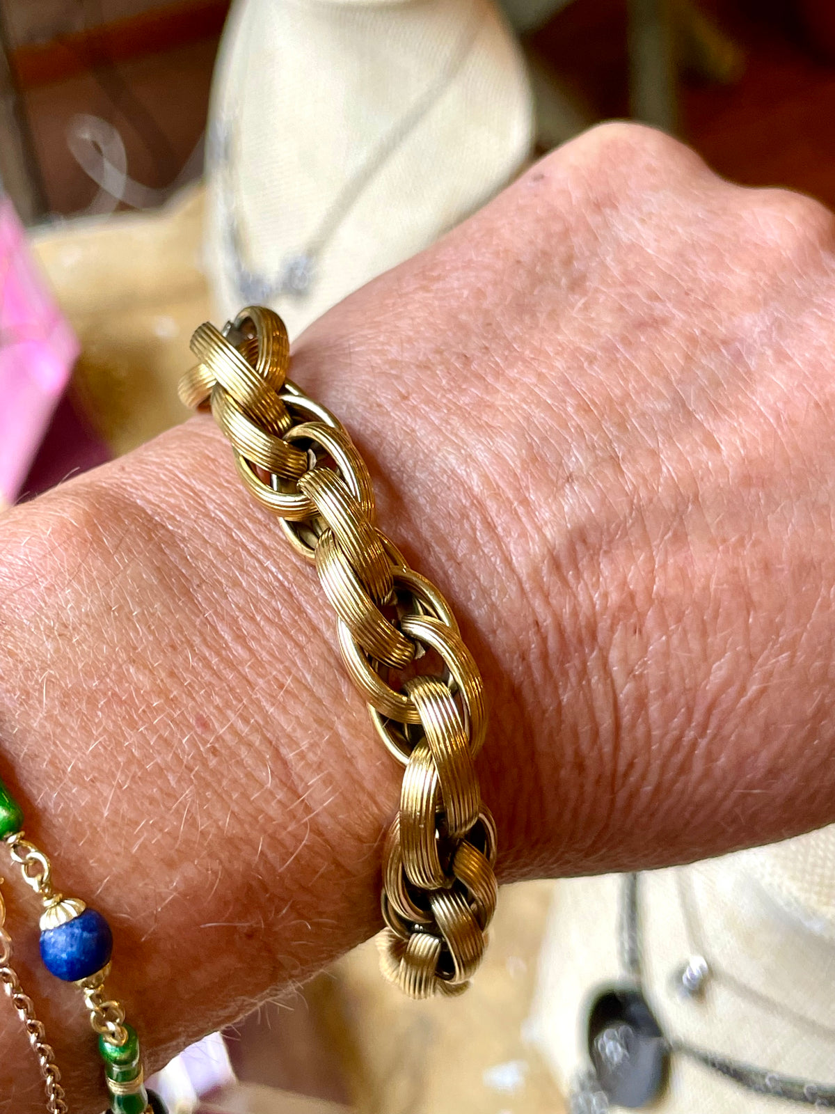 Bracciale Daisy in maglia dorata, anni ‘60