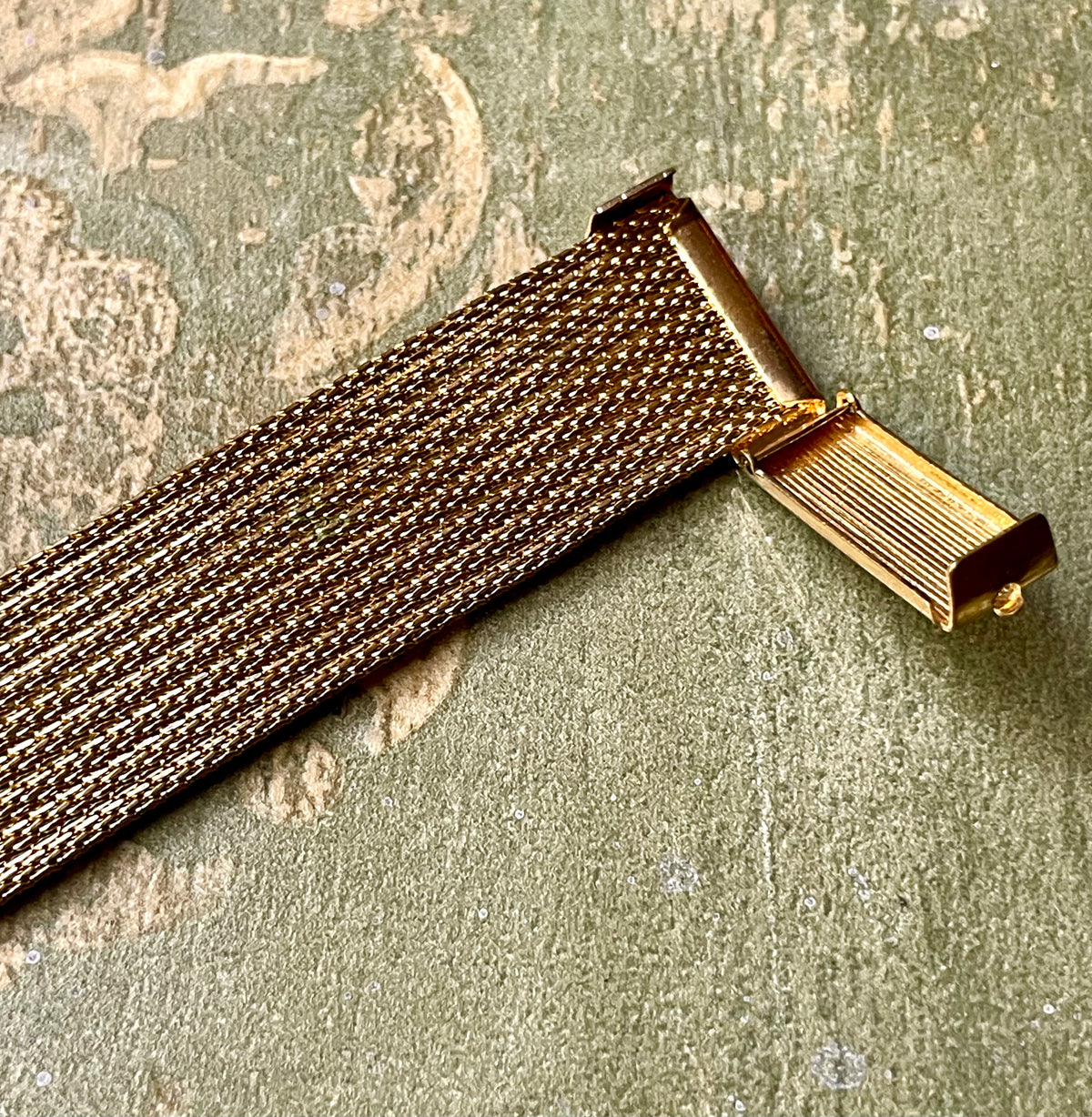 Bracciale Mesh slide con nappa, laminato in oro giallo, anni ‘50