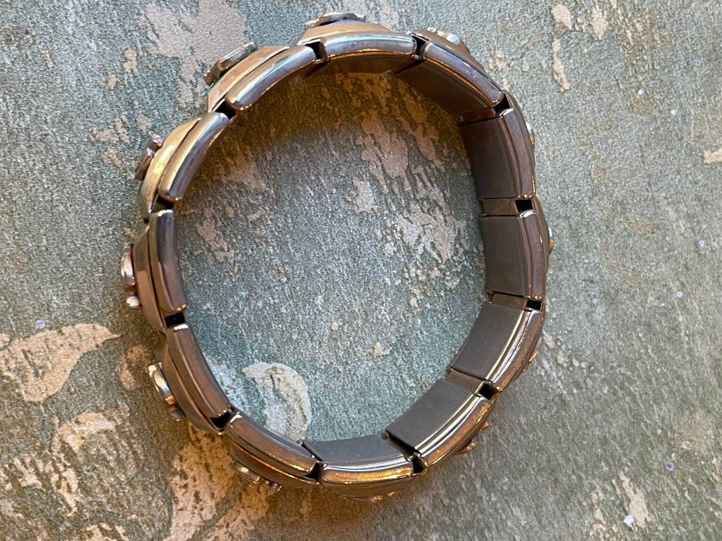 Enamelled spring bracelet with Minerva profiles, 1940/50